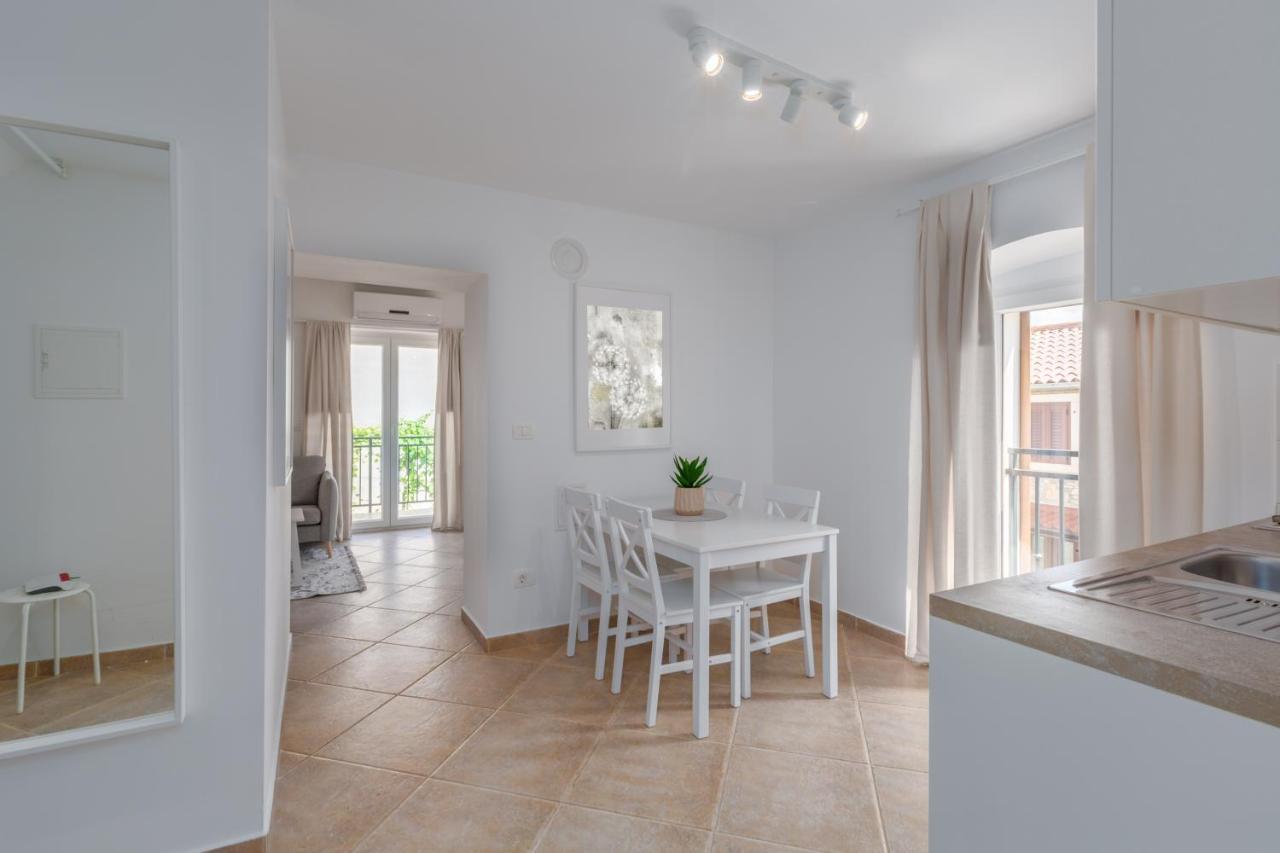 Apartments Agata Novigrad Istria Exterior foto