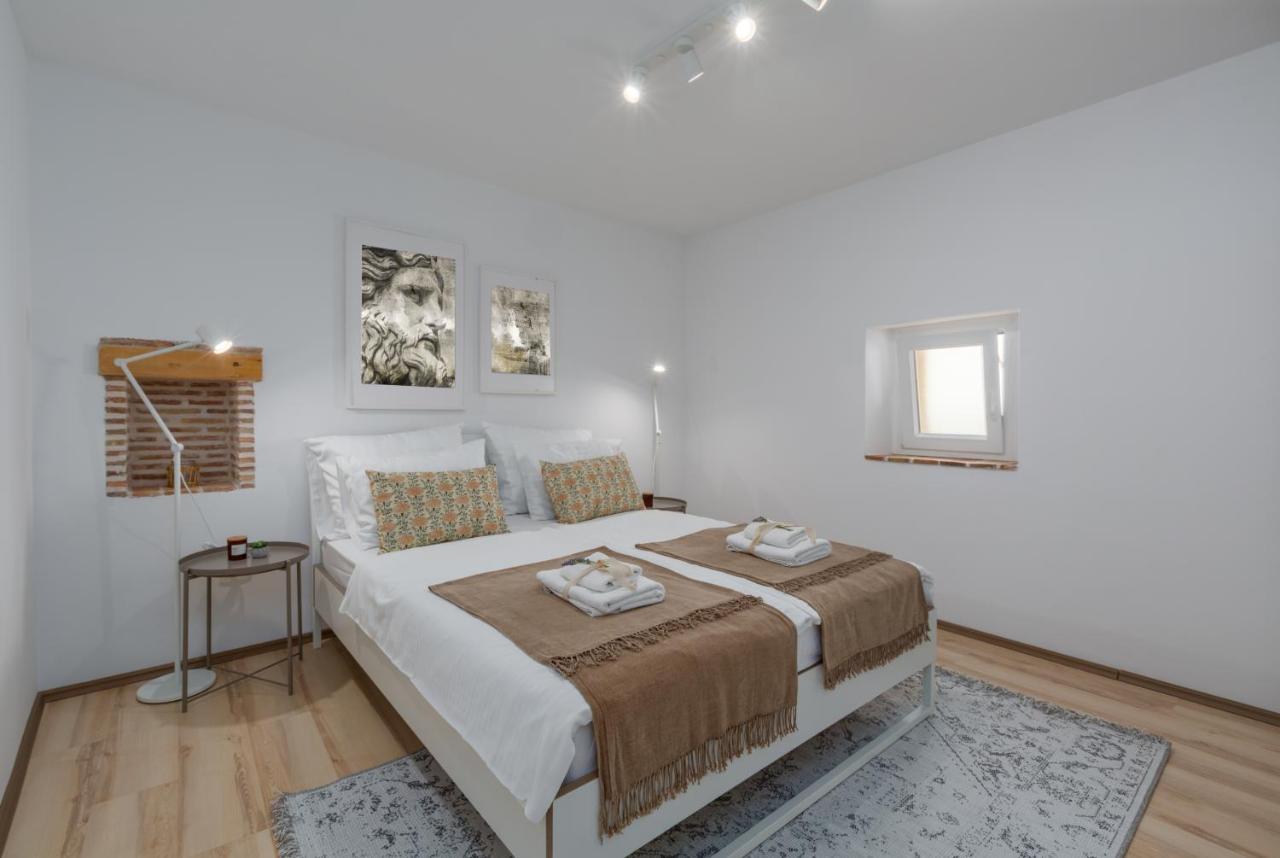 Apartments Agata Novigrad Istria Exterior foto