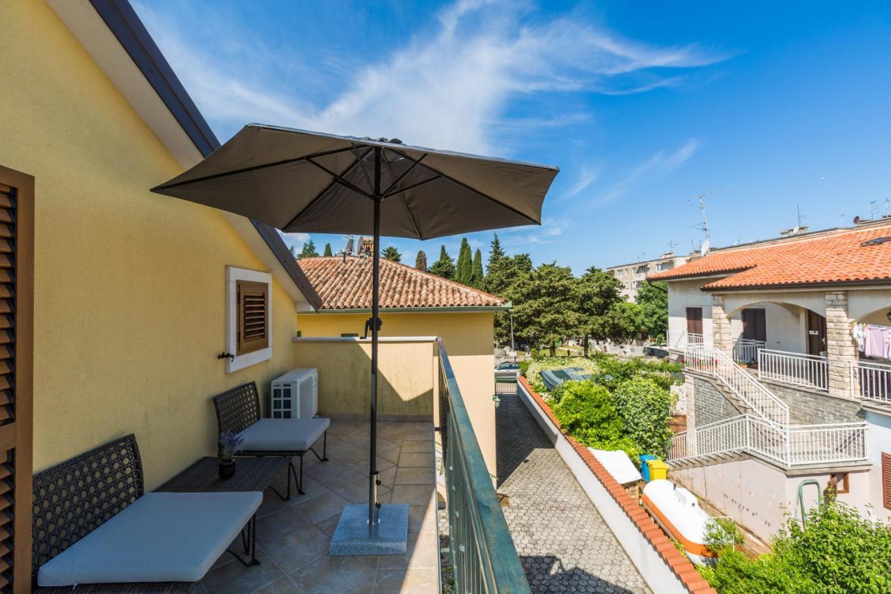 Apartments Agata Novigrad Istria Exterior foto